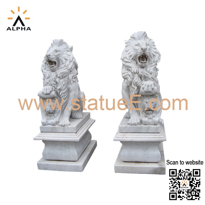 Lion sitting statue